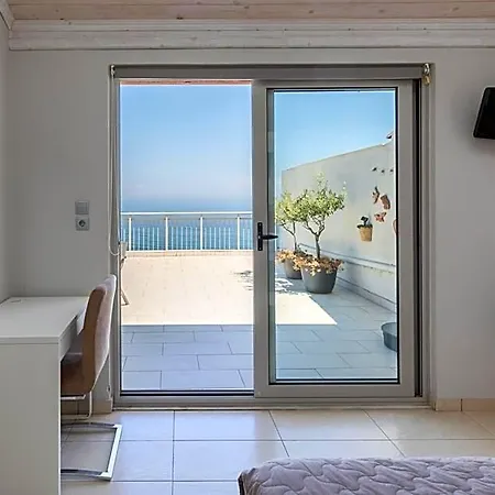 Zefyros Sea View 3*